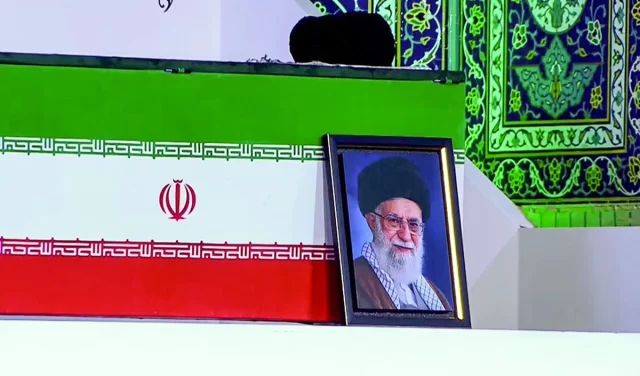 ali-khamenei_large_1300_15